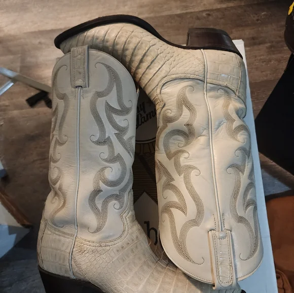 Cowboy boots - Picture 3 of 3